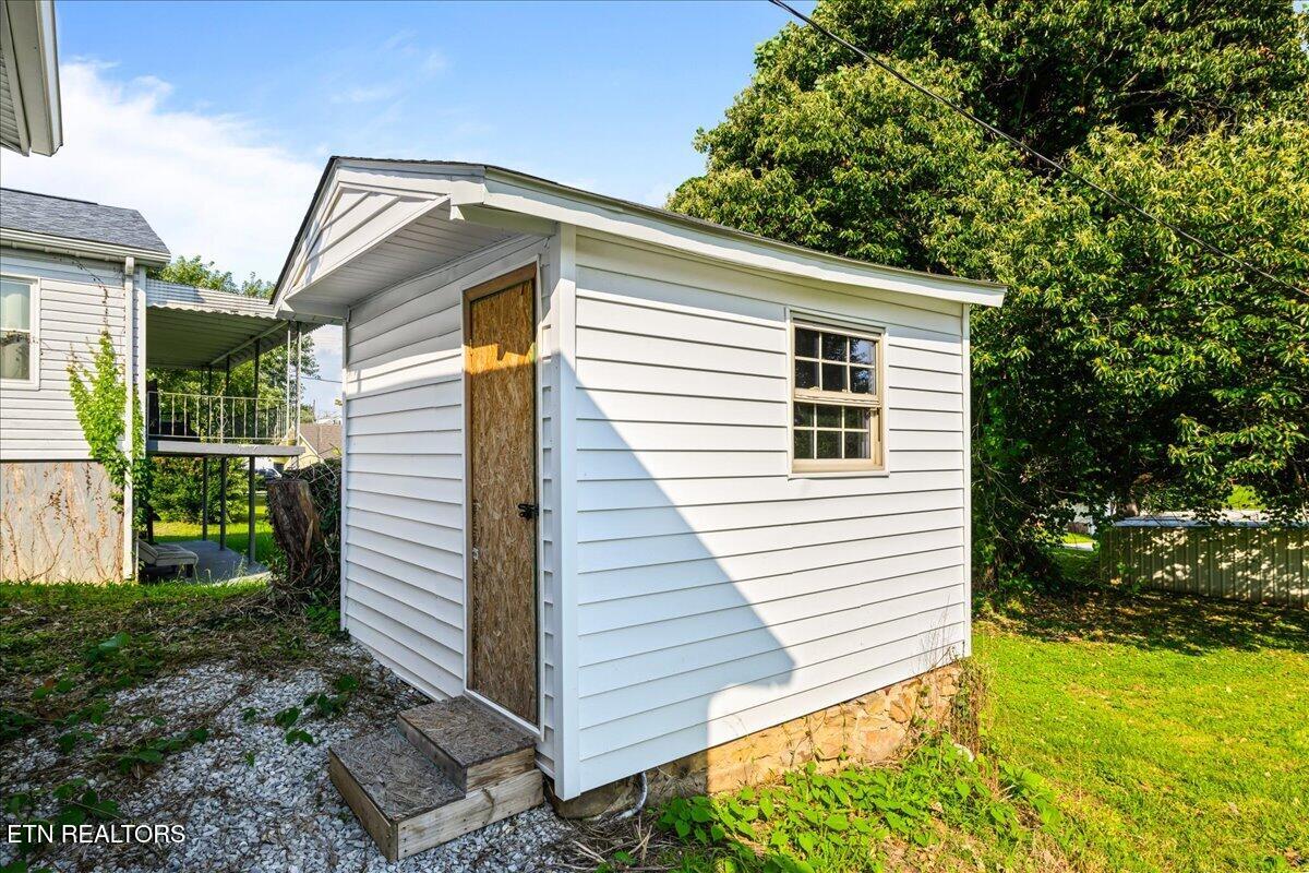 608 E Walden St, LaFollette