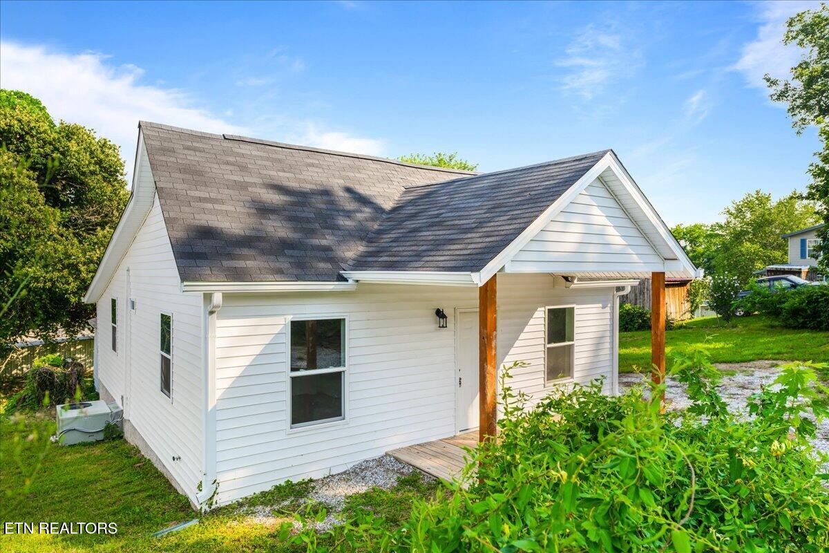 608 E Walden St, LaFollette