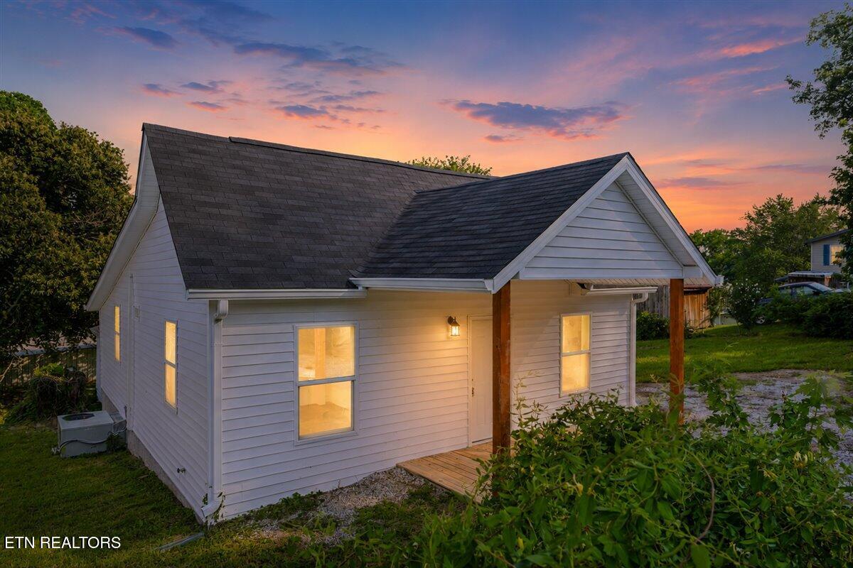 608 E Walden St, LaFollette