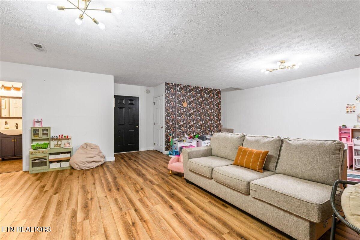 136 Grace Circle