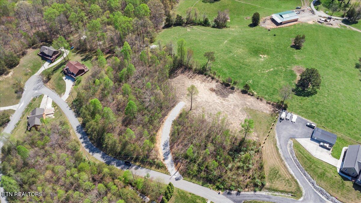 281 Red Oak Circle
