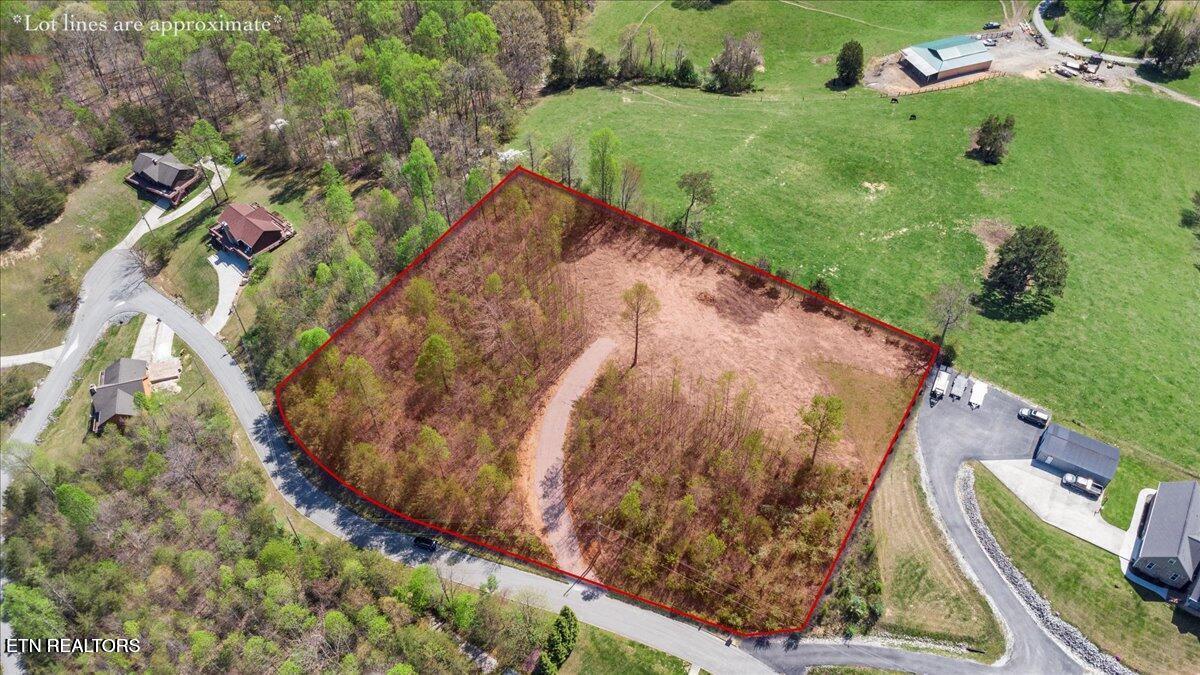 281 Red Oak Circle