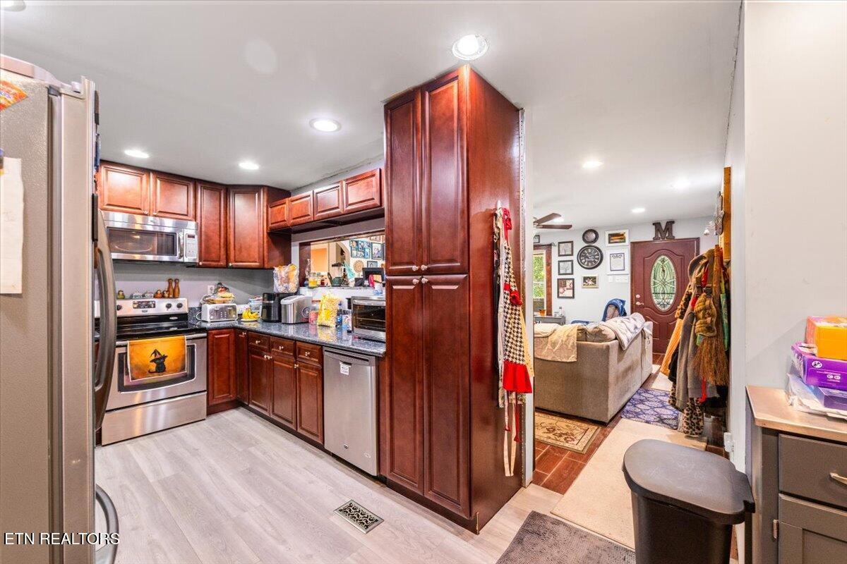 205 Kitts Rd