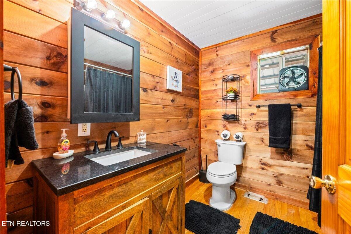 696 Young Rd, LaFollette