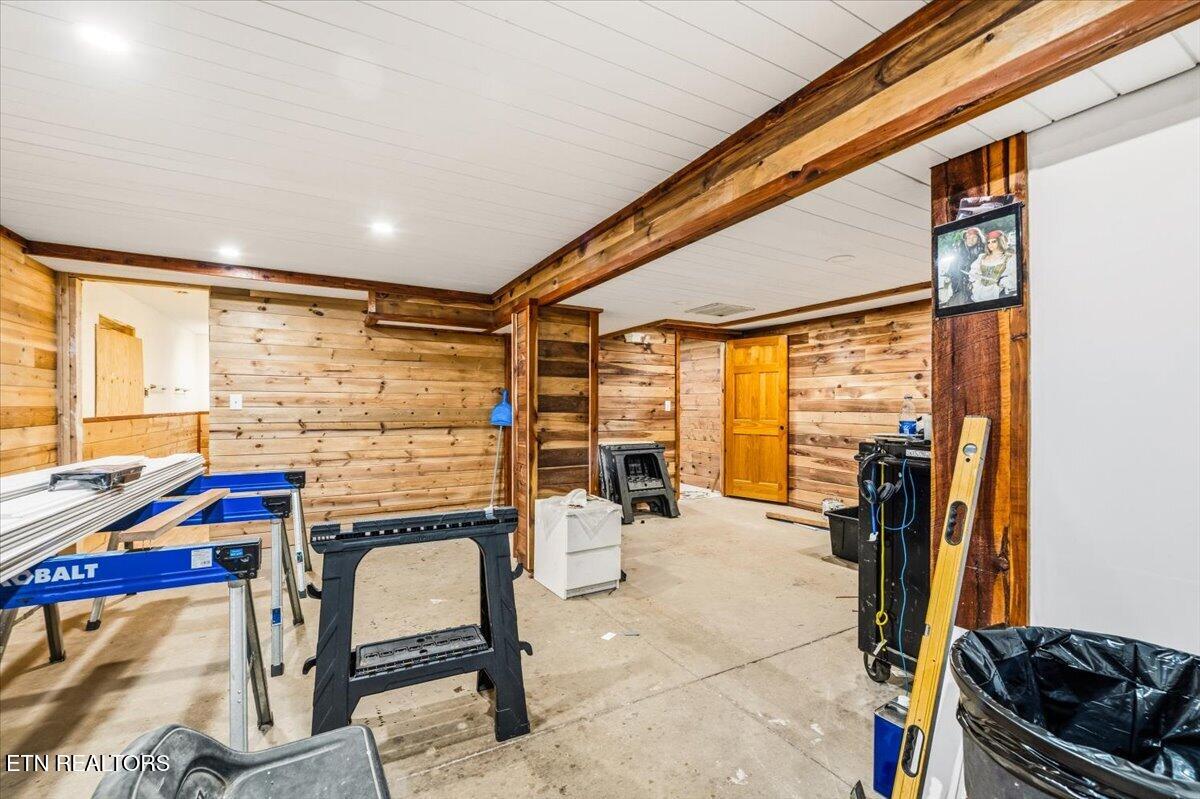 696 Young Rd, LaFollette
