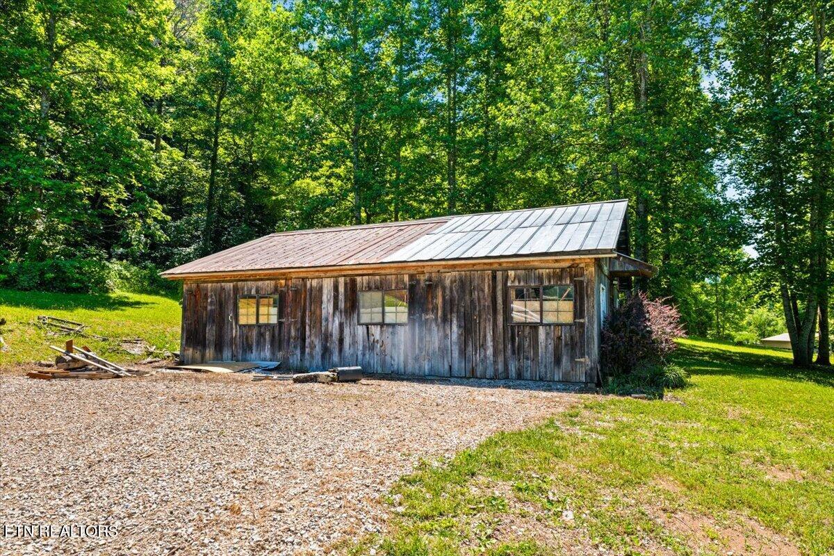 696 Young Rd, LaFollette