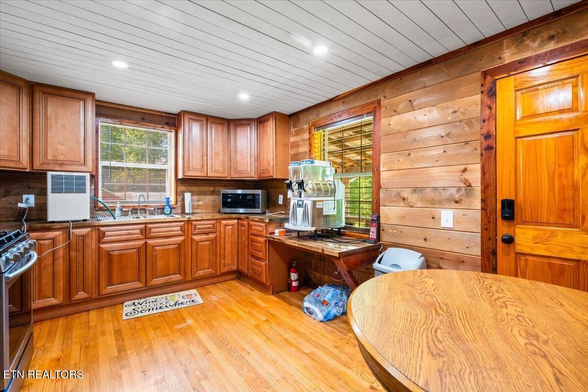 696 Young Rd, LaFollette