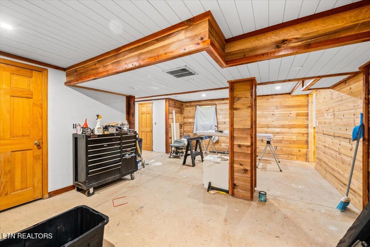 696 Young Rd, LaFollette