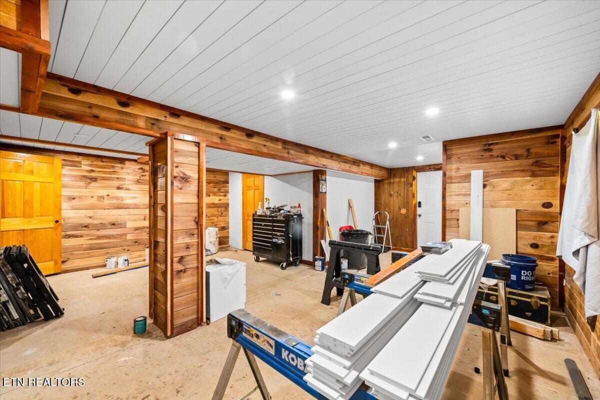 696 Young Rd, LaFollette
