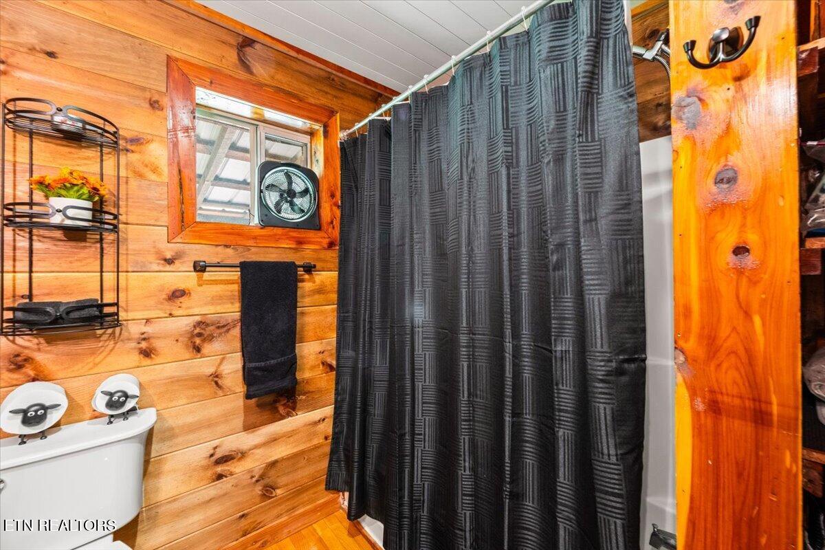 696 Young Rd, LaFollette