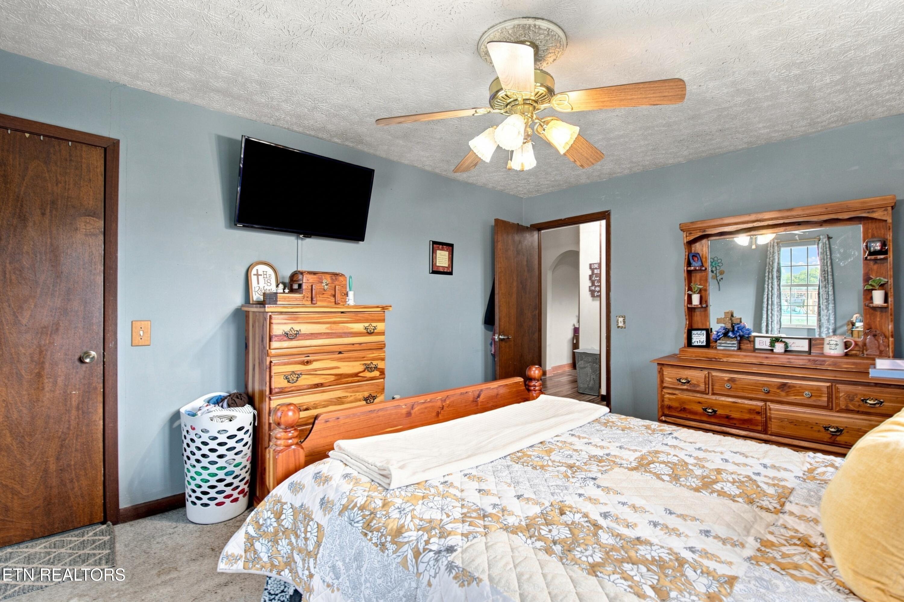 332 Holstein Drive, LaFollette