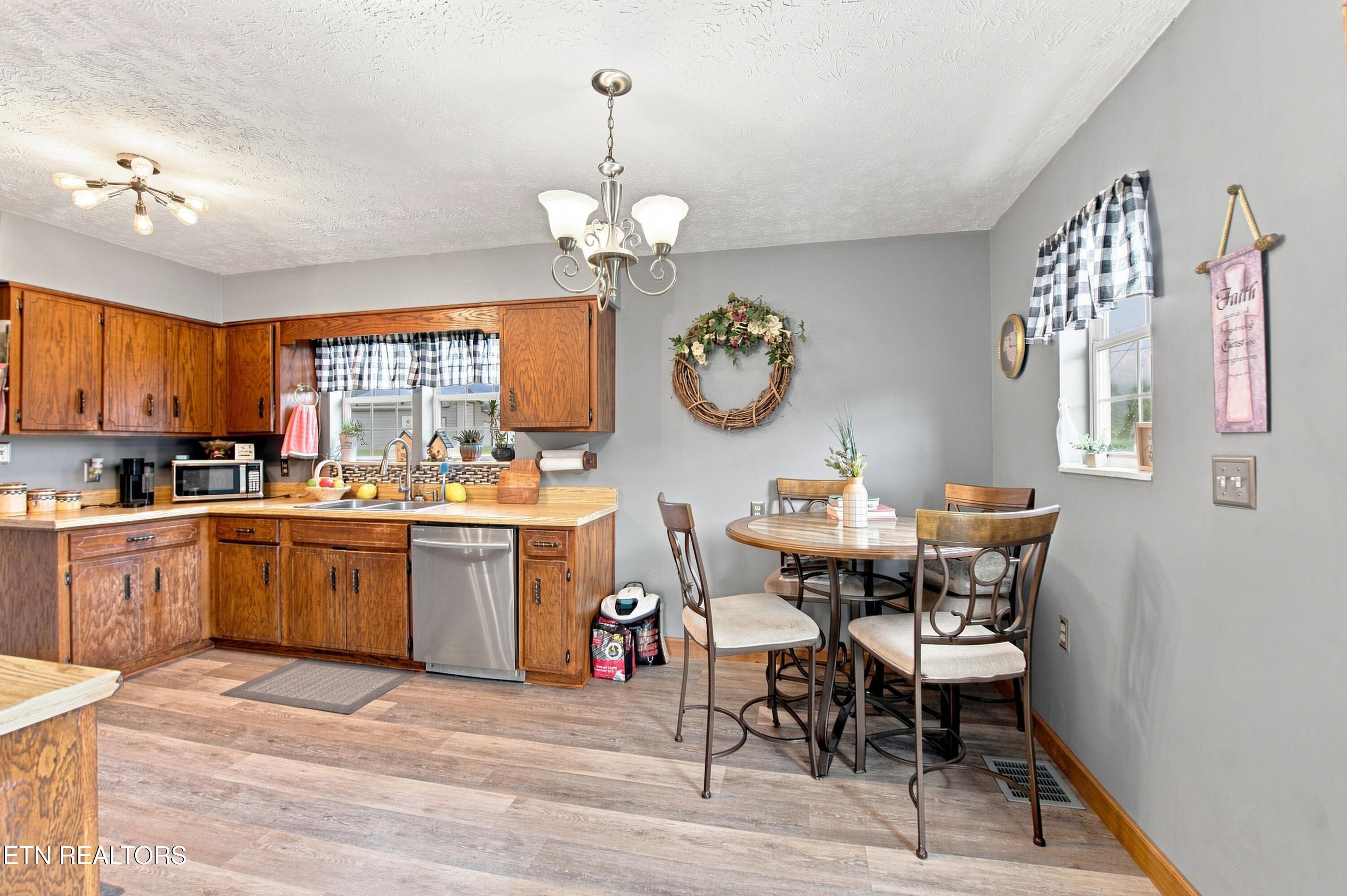 332 Holstein Drive, LaFollette