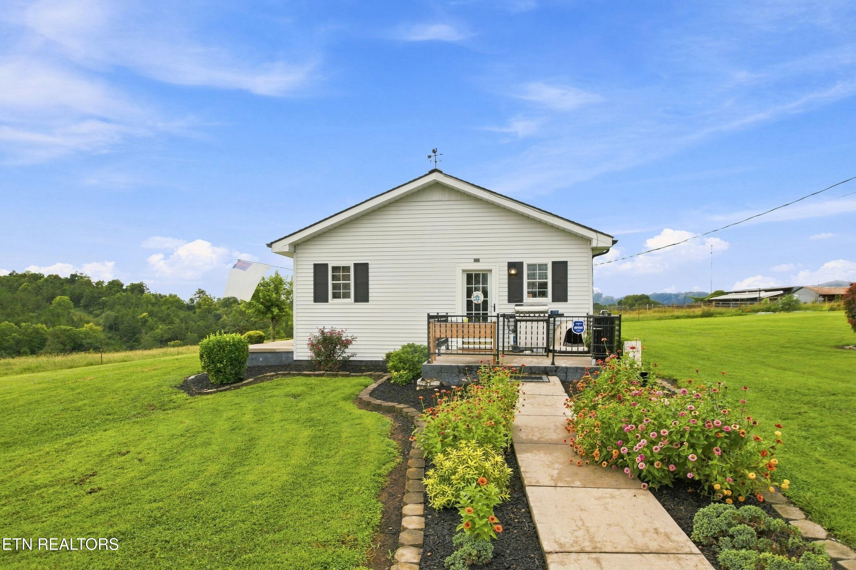 332 Holstein Drive, LaFollette