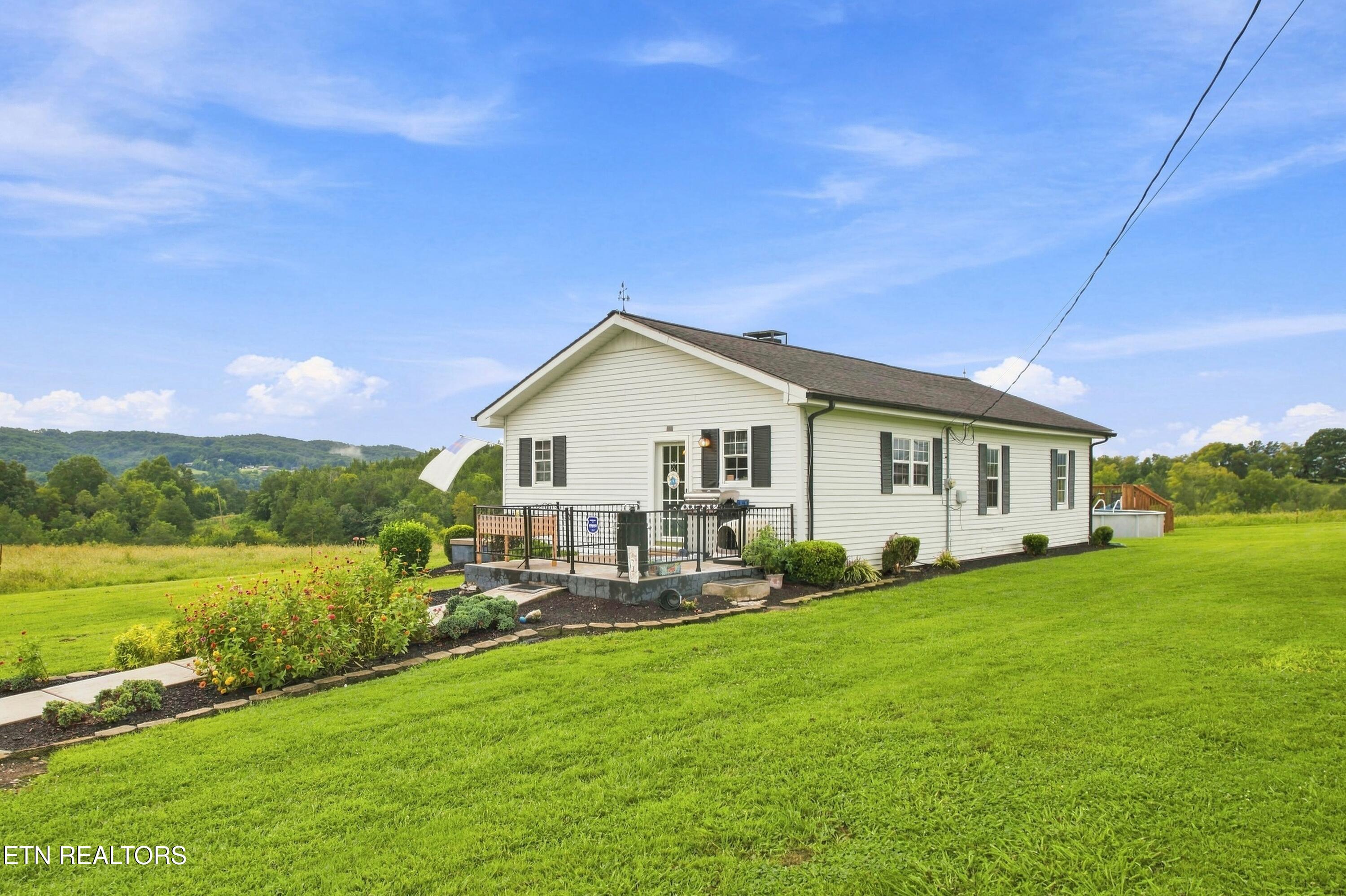 332 Holstein Drive, LaFollette