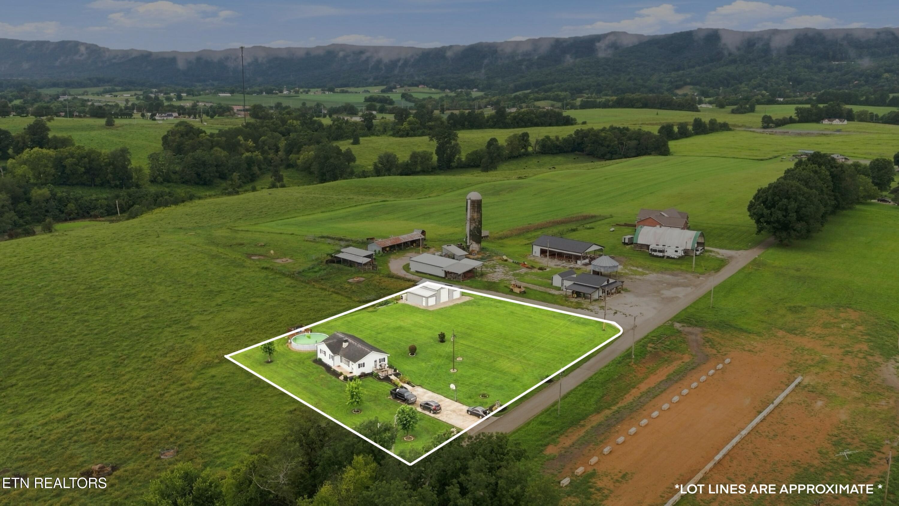 332 Holstein Drive, LaFollette