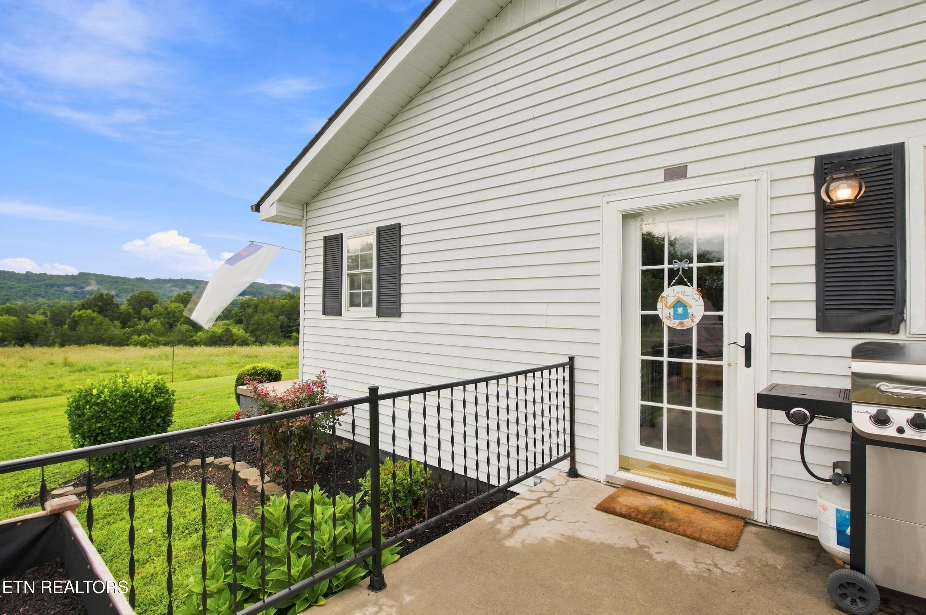 332 Holstein Drive, LaFollette