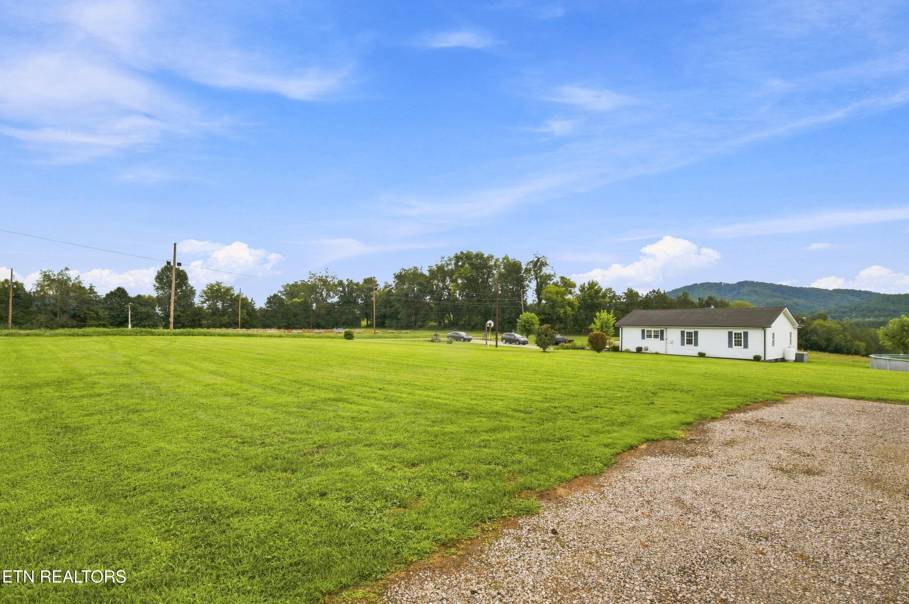 332 Holstein Drive, LaFollette