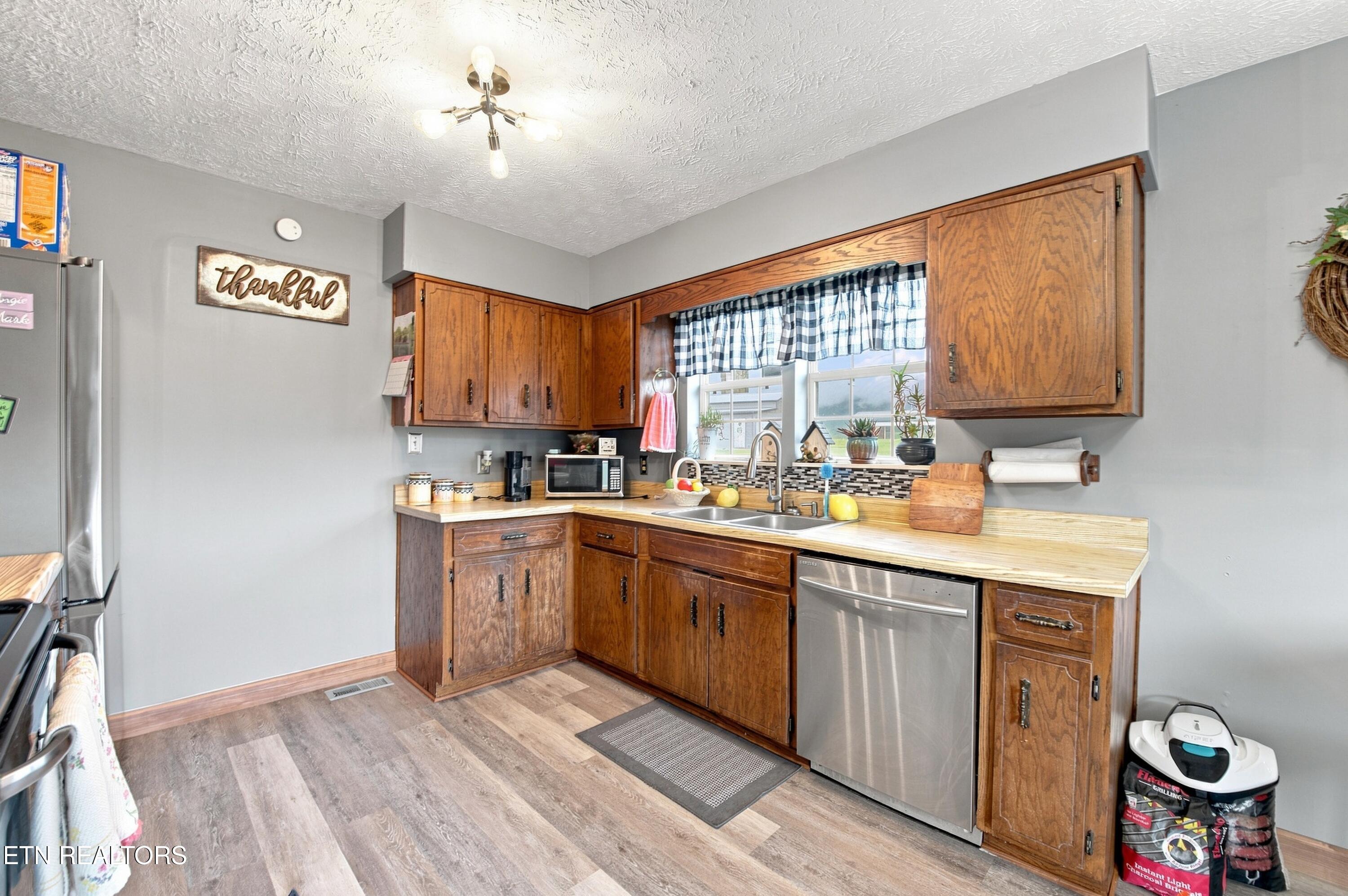 332 Holstein Drive, LaFollette