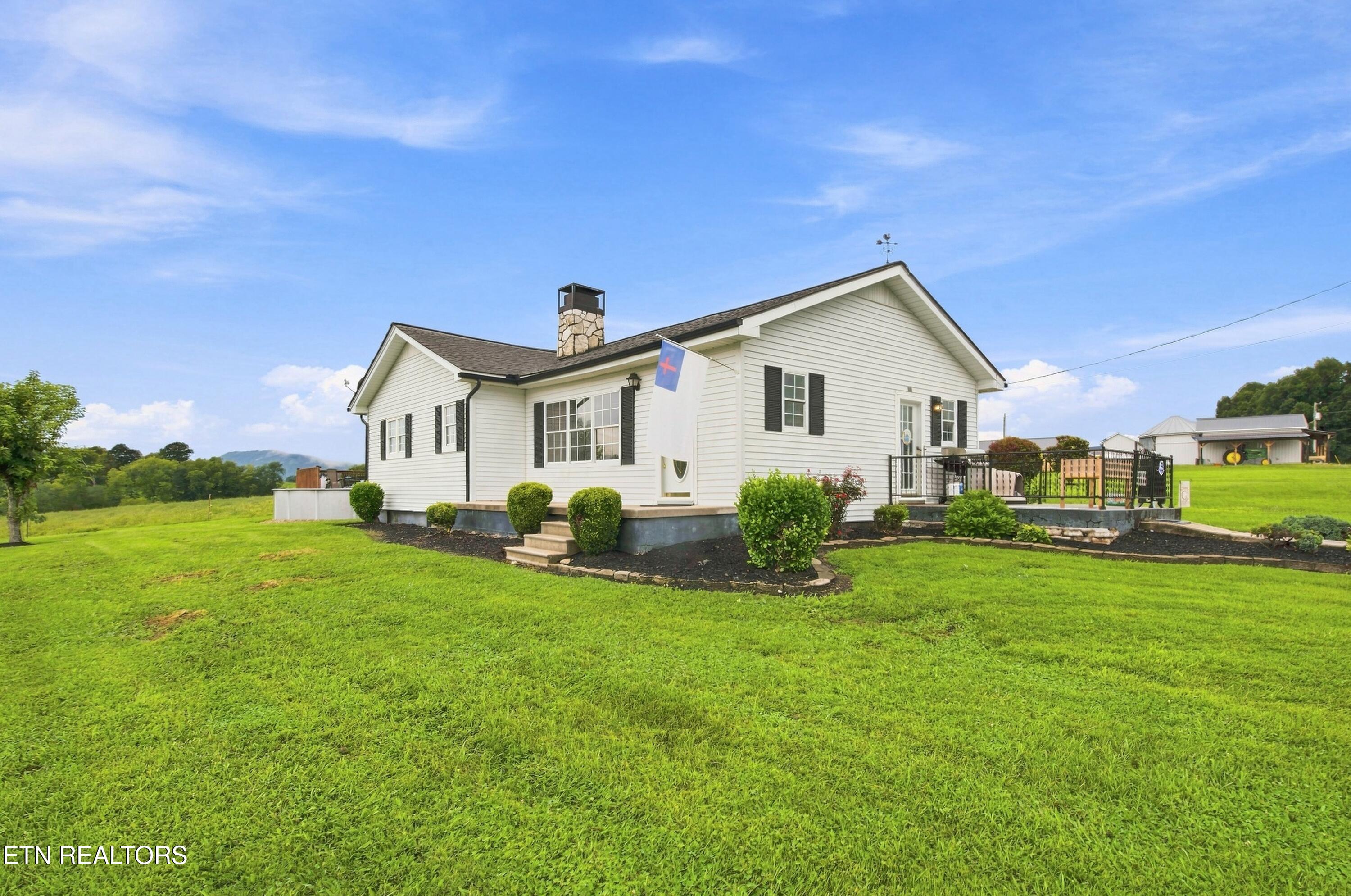 332 Holstein Drive, LaFollette