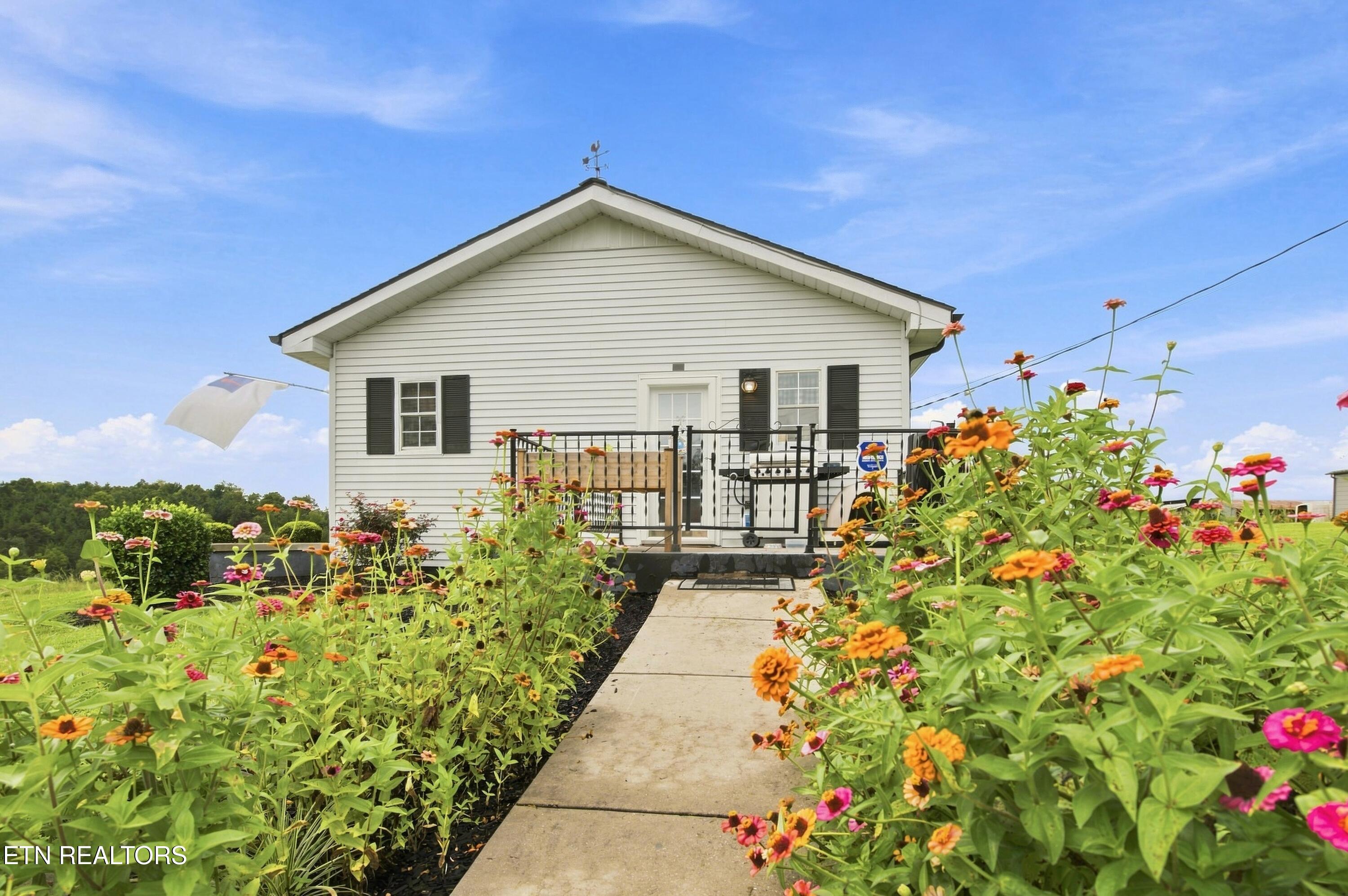 332 Holstein Drive, LaFollette