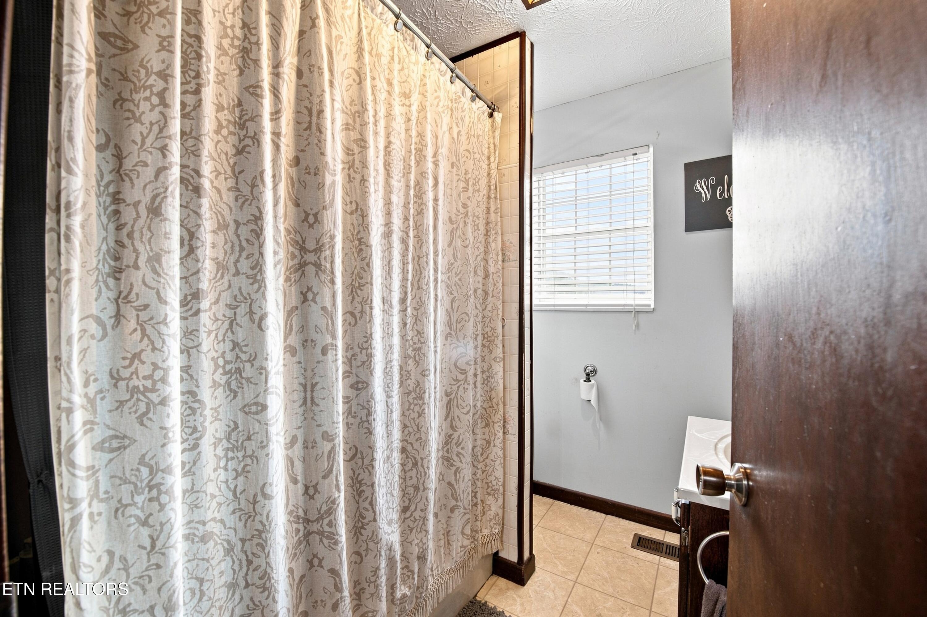 332 Holstein Drive, LaFollette