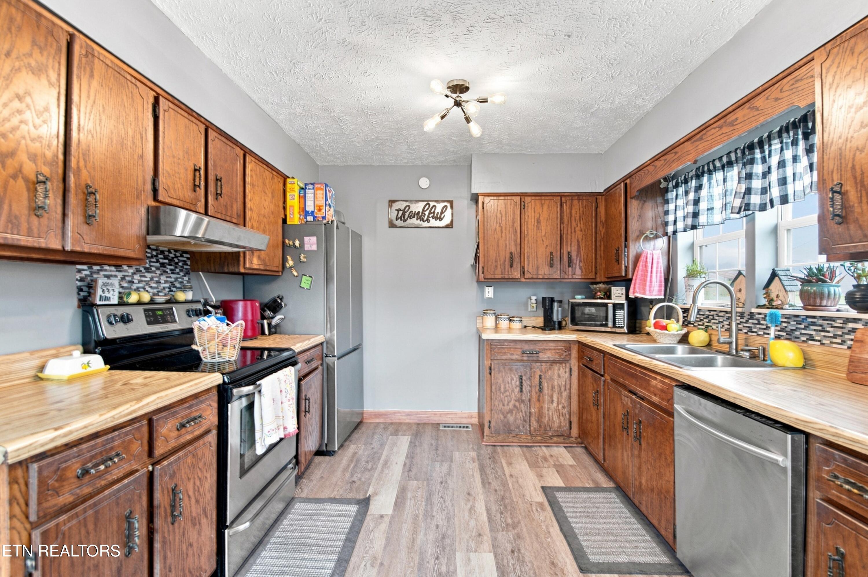 332 Holstein Drive, LaFollette