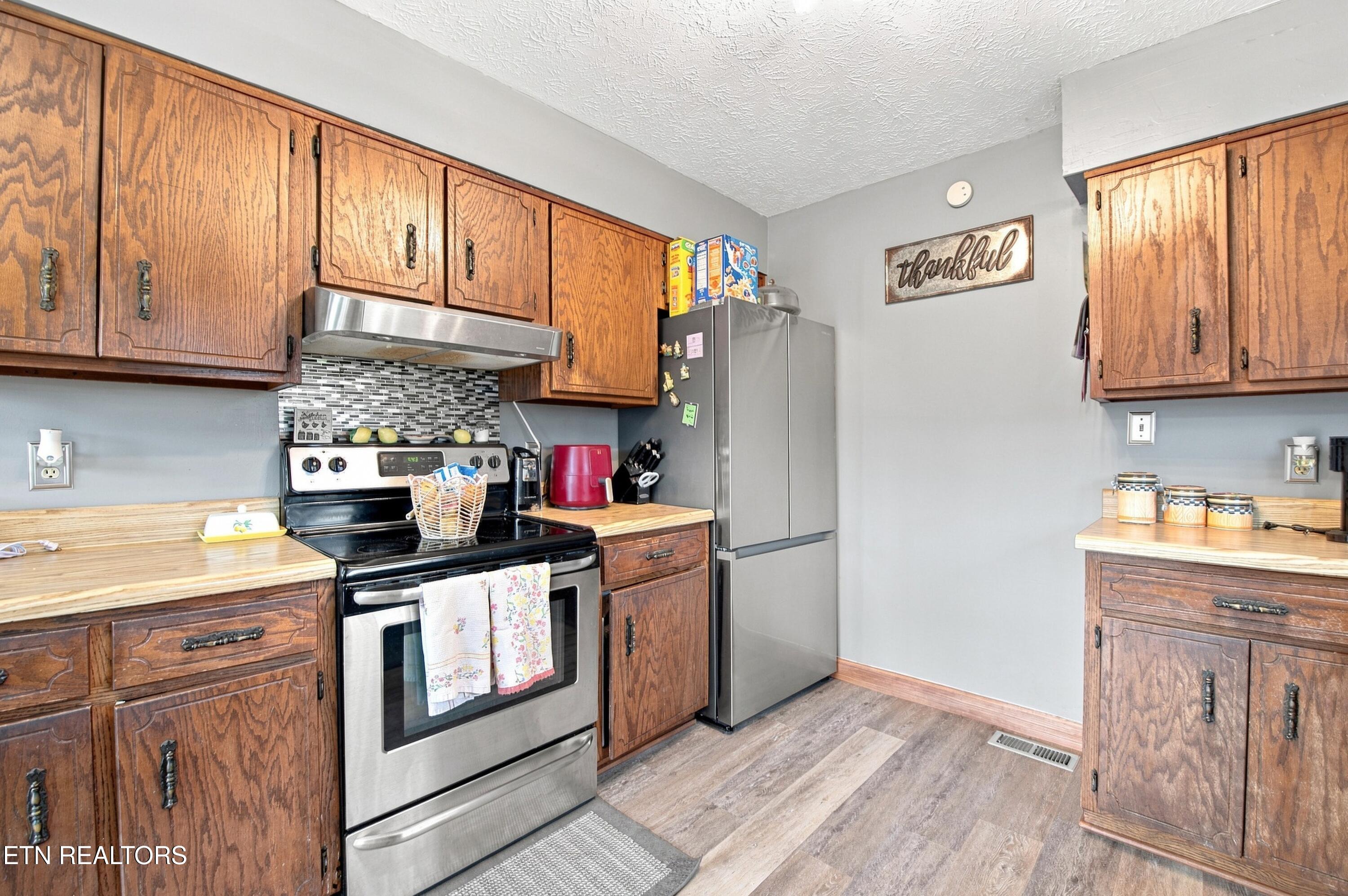 332 Holstein Drive, LaFollette