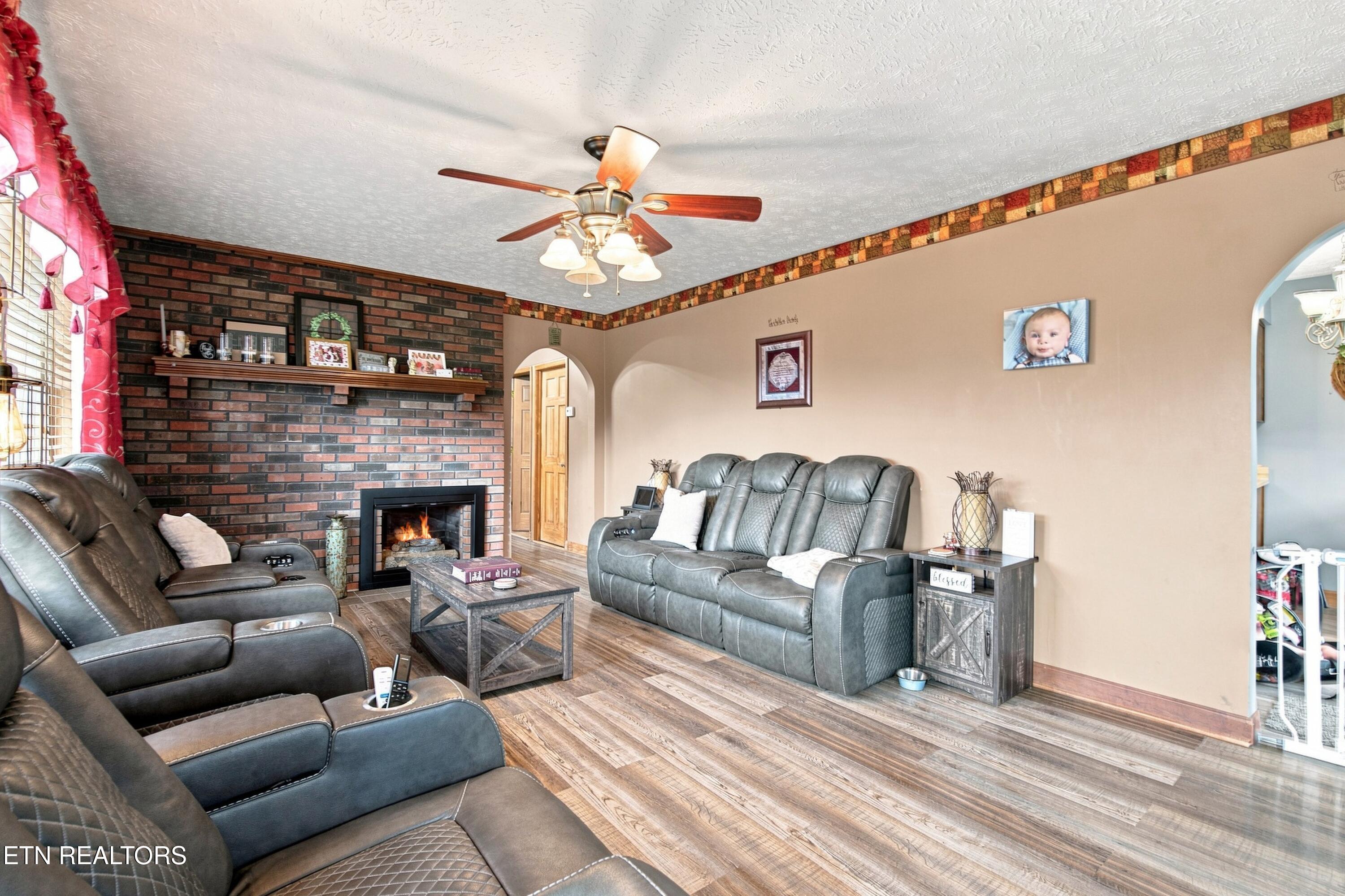 332 Holstein Drive, LaFollette