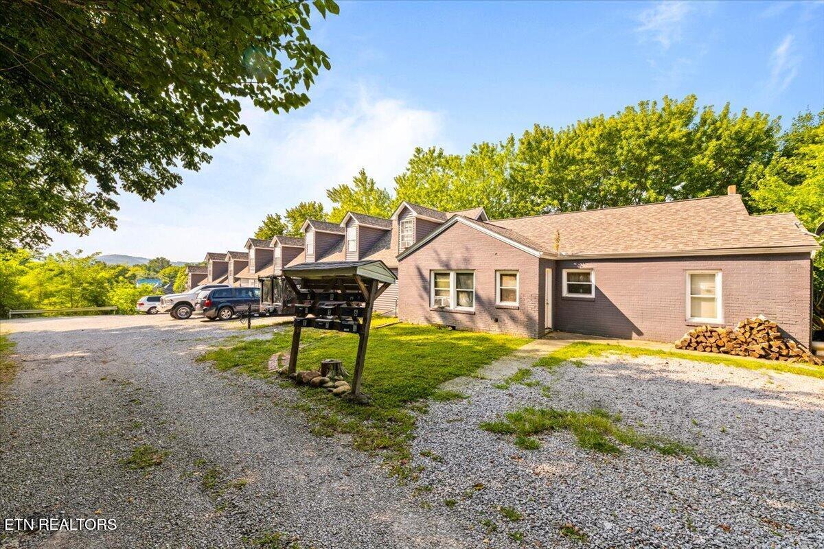 402 E Forrest St, LaFollette