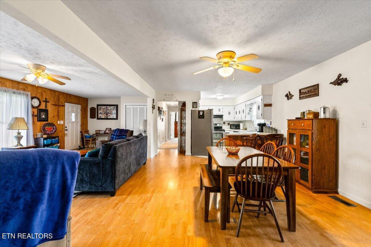 177 Thomas Rd