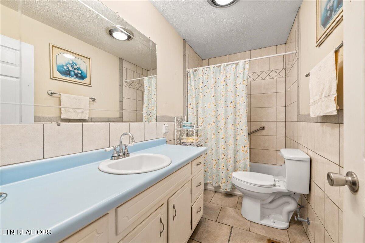 177 Thomas Rd