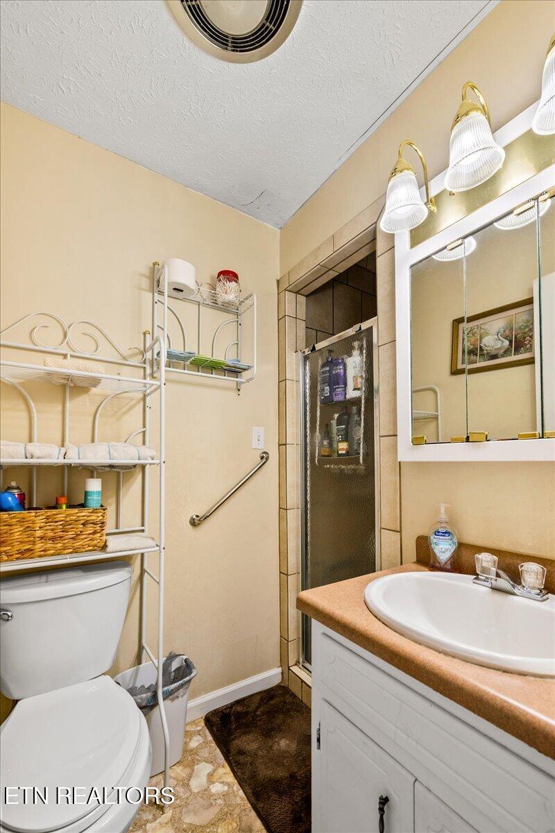 177 Thomas Rd