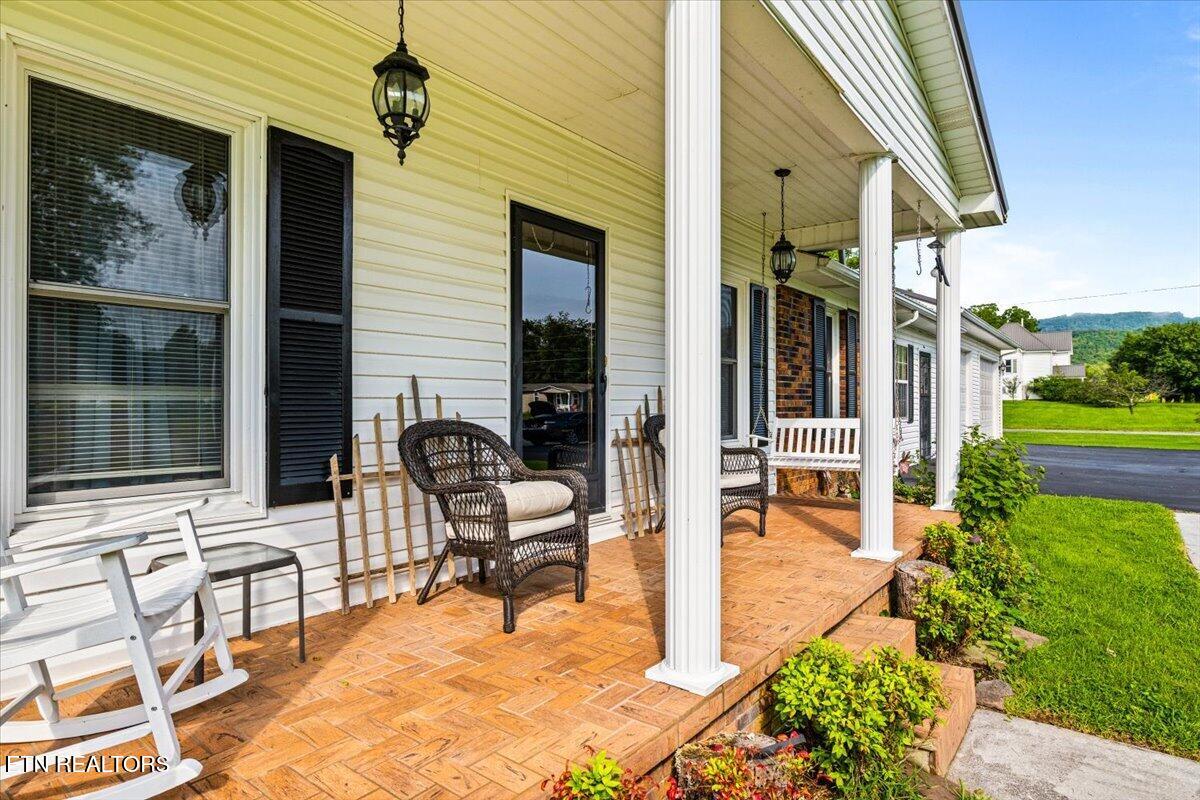 177 Thomas Rd