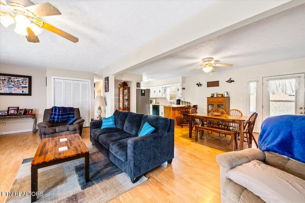 177 Thomas Rd