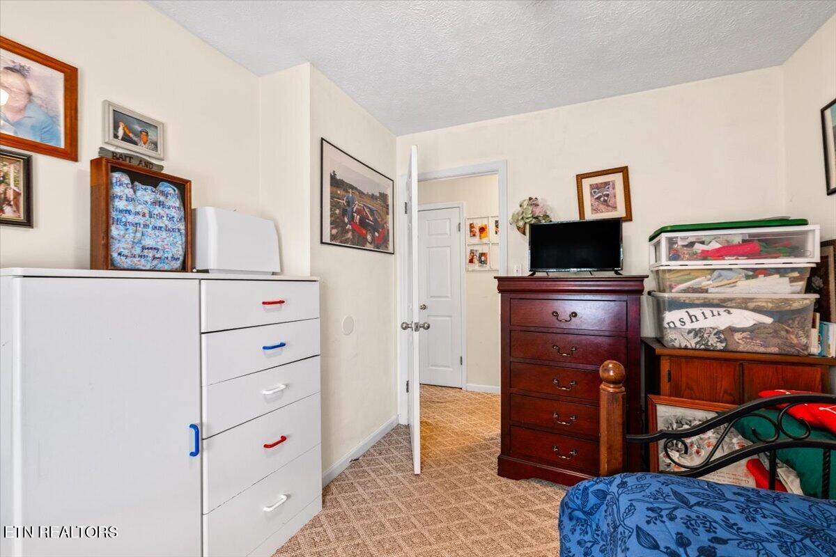 177 Thomas Rd