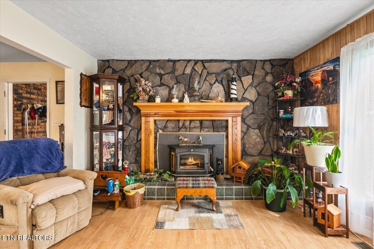 177 Thomas Rd