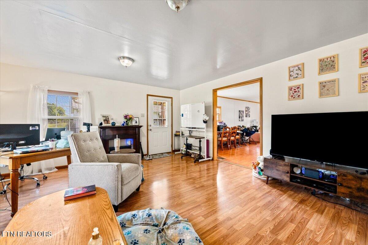 177 Thomas Rd