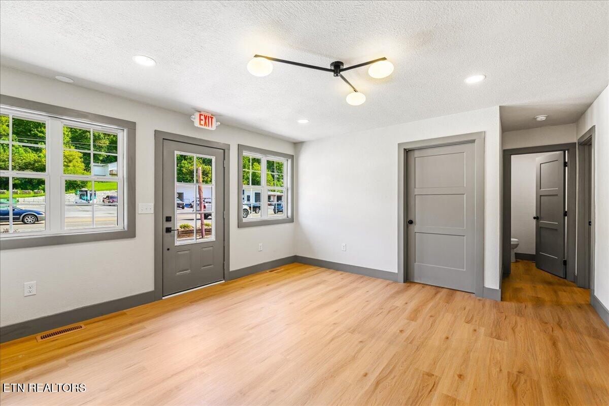 1320 Jacksboro Pike 1, LaFollette Unit: 1