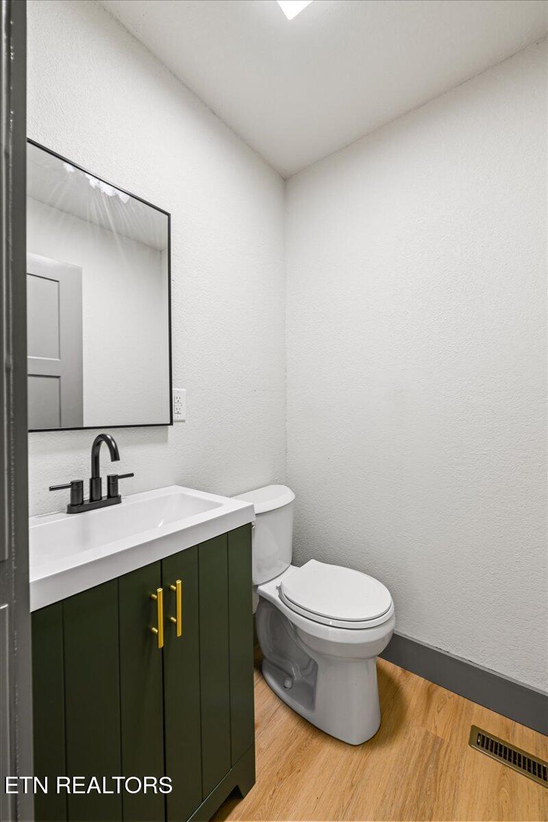 1320 Jacksboro Pike 1, LaFollette Unit: 1