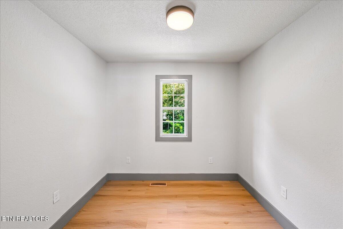 1320 Jacksboro Pike 1, LaFollette Unit: 1