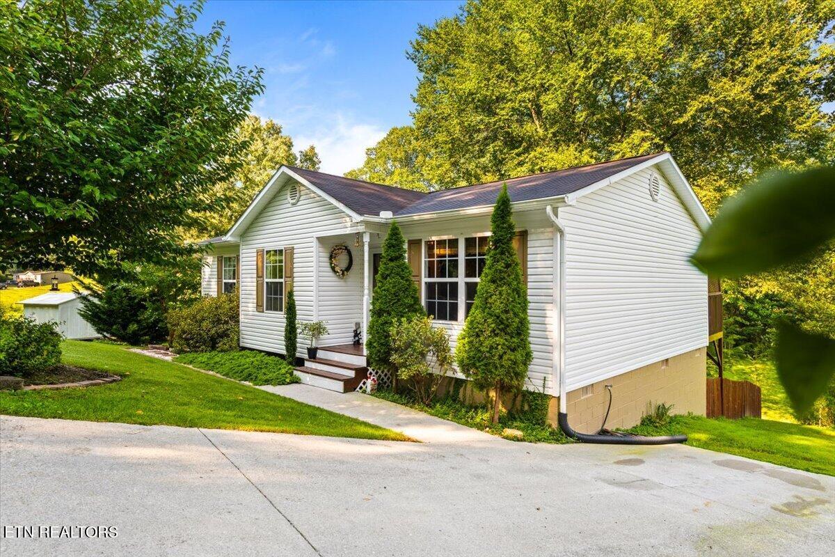 124 Mac Ivey Lane, LaFollette