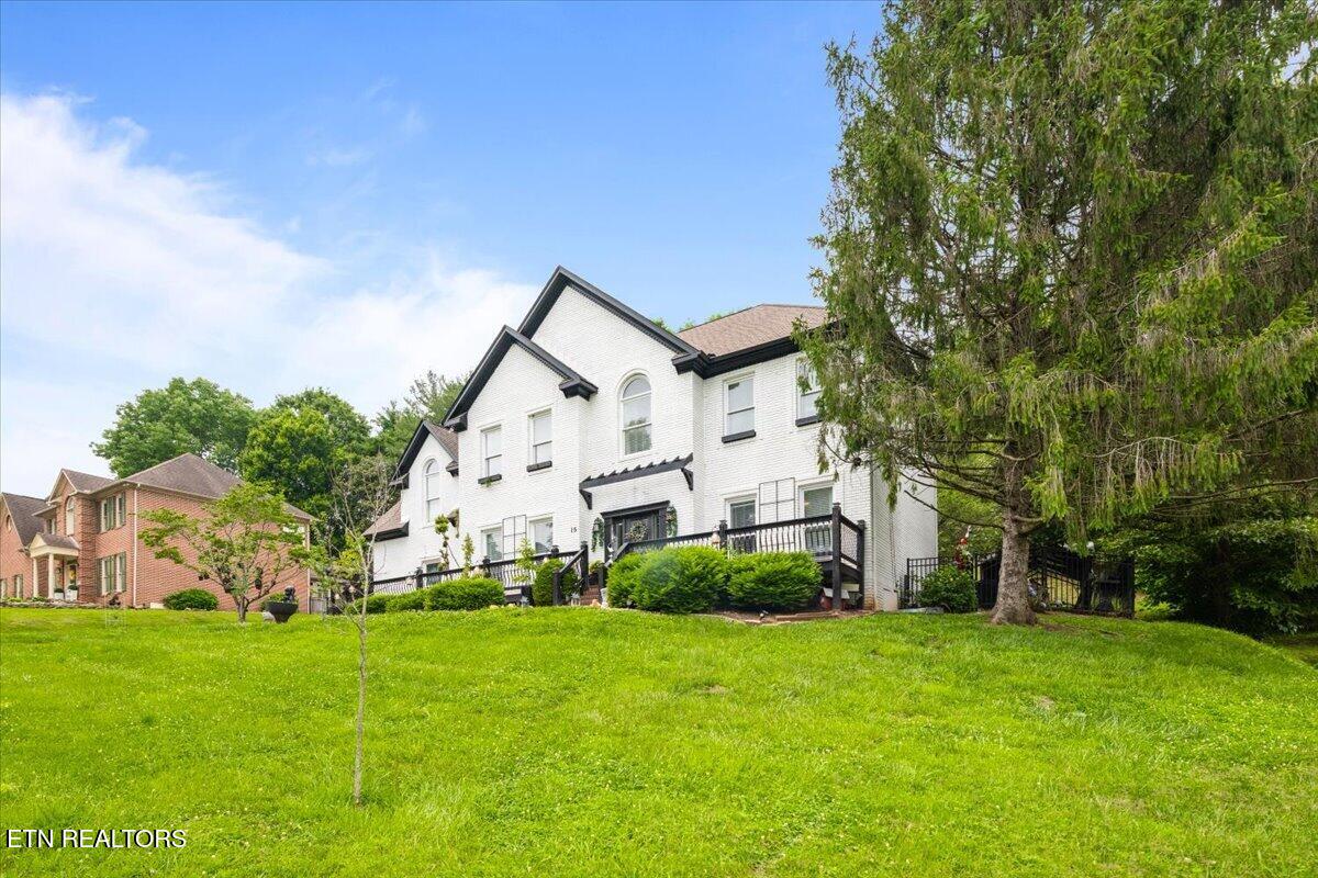 15 Radisson Cove