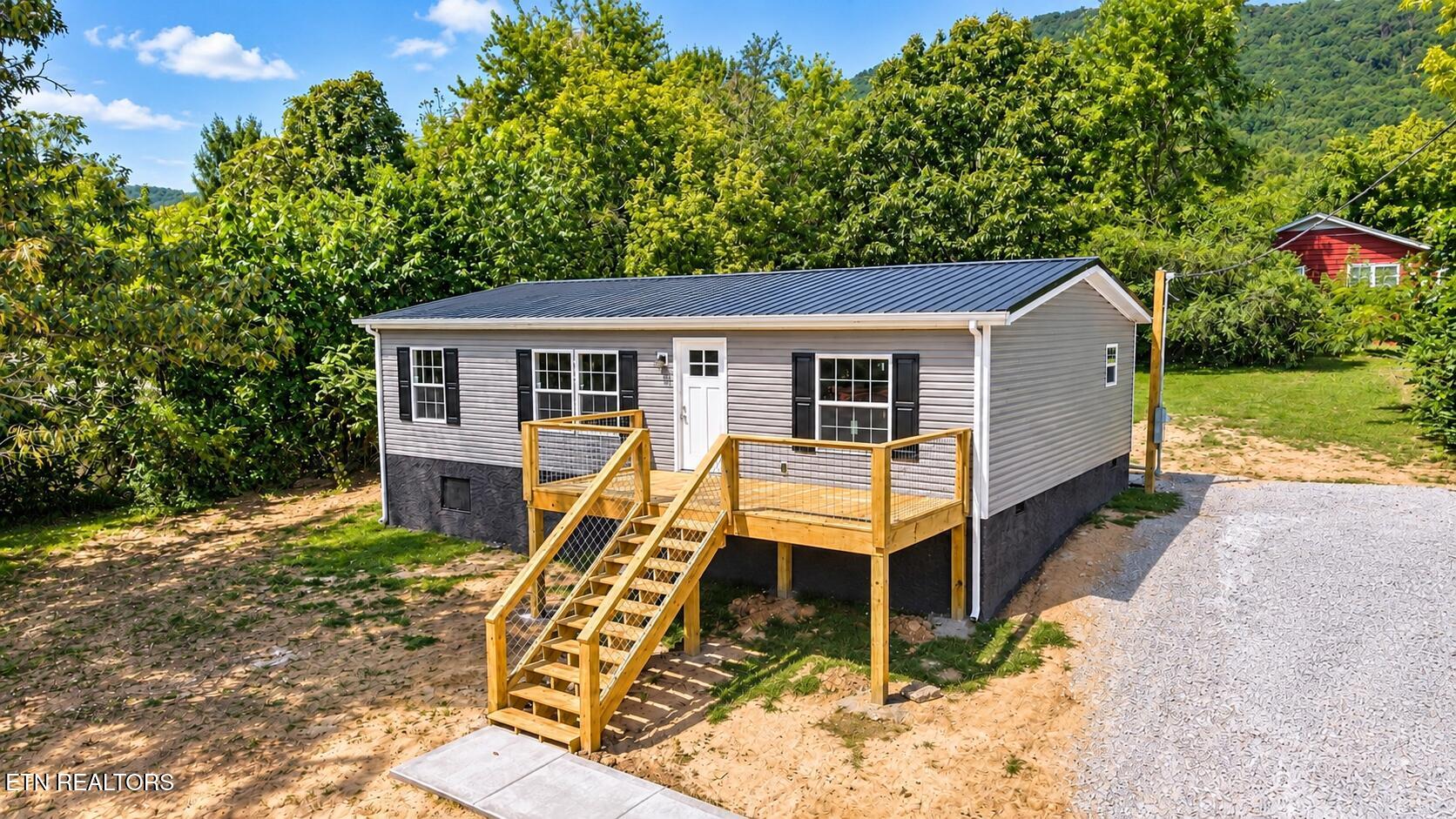 902 W Prospect St, LaFollette