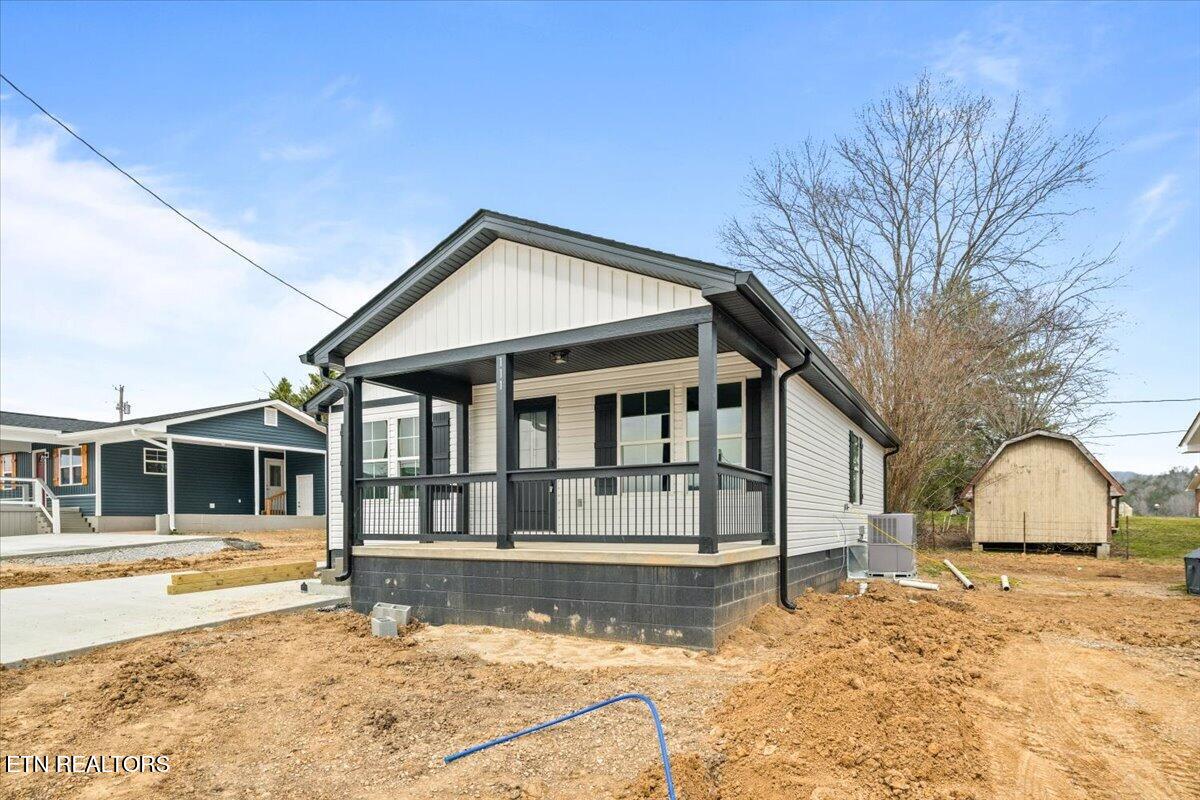 111 Azalea Lane 2