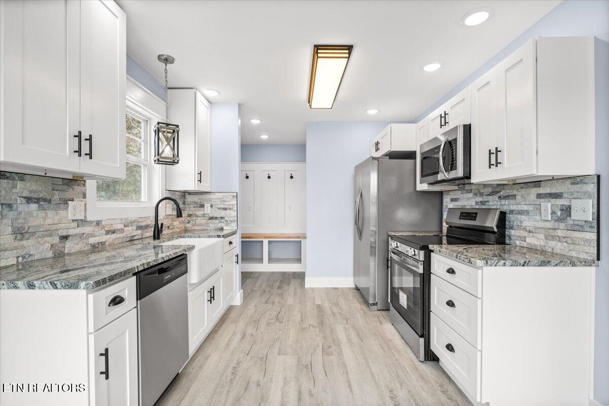 111 Azalea Lane 2