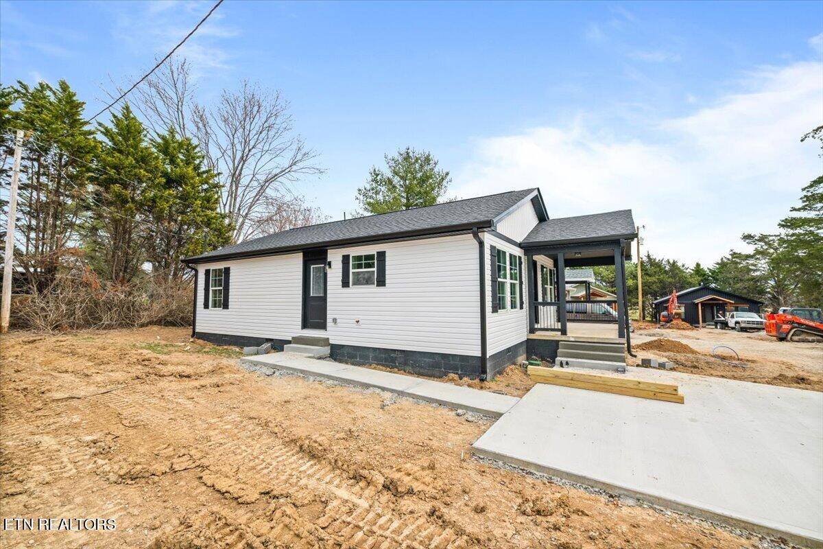 111 Azalea Lane 2