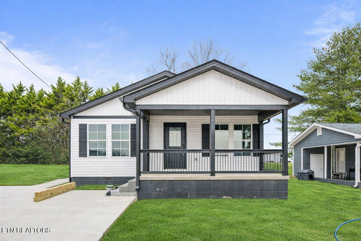 111 Azalea Lane 2
