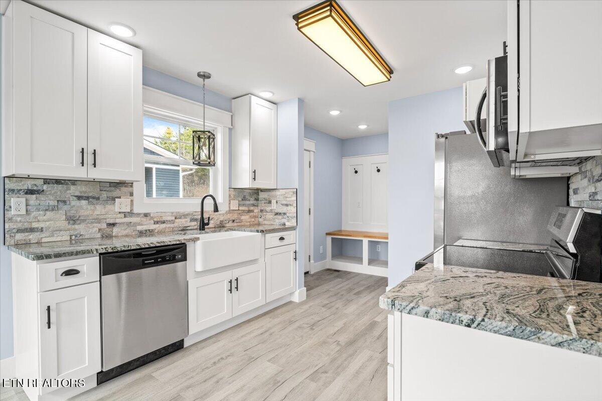 111 Azalea Lane 2