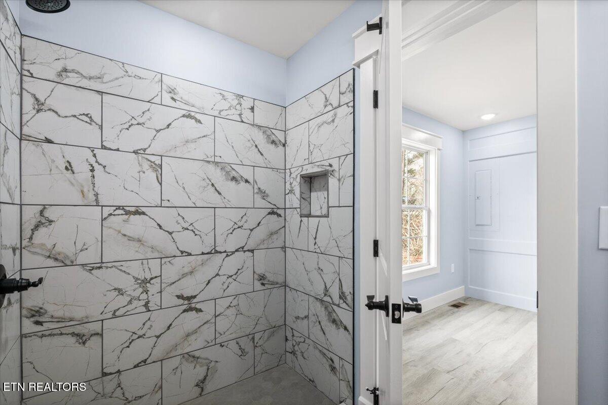111 Azalea Lane 2