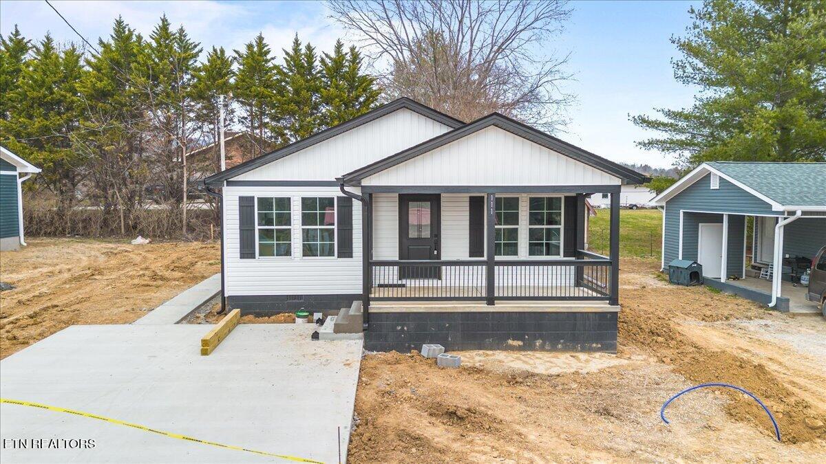 111 Azalea Lane 2